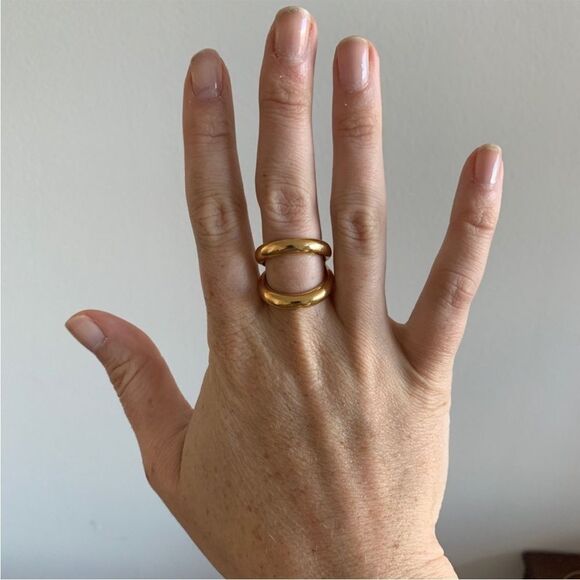 J Crew Gold color ring Impeccable condition size 7 - Picture 1 of 7